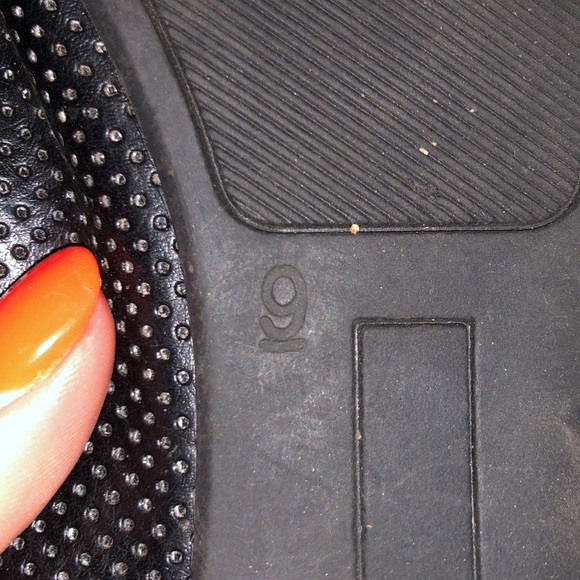 Black flats - Picture 4 of 5